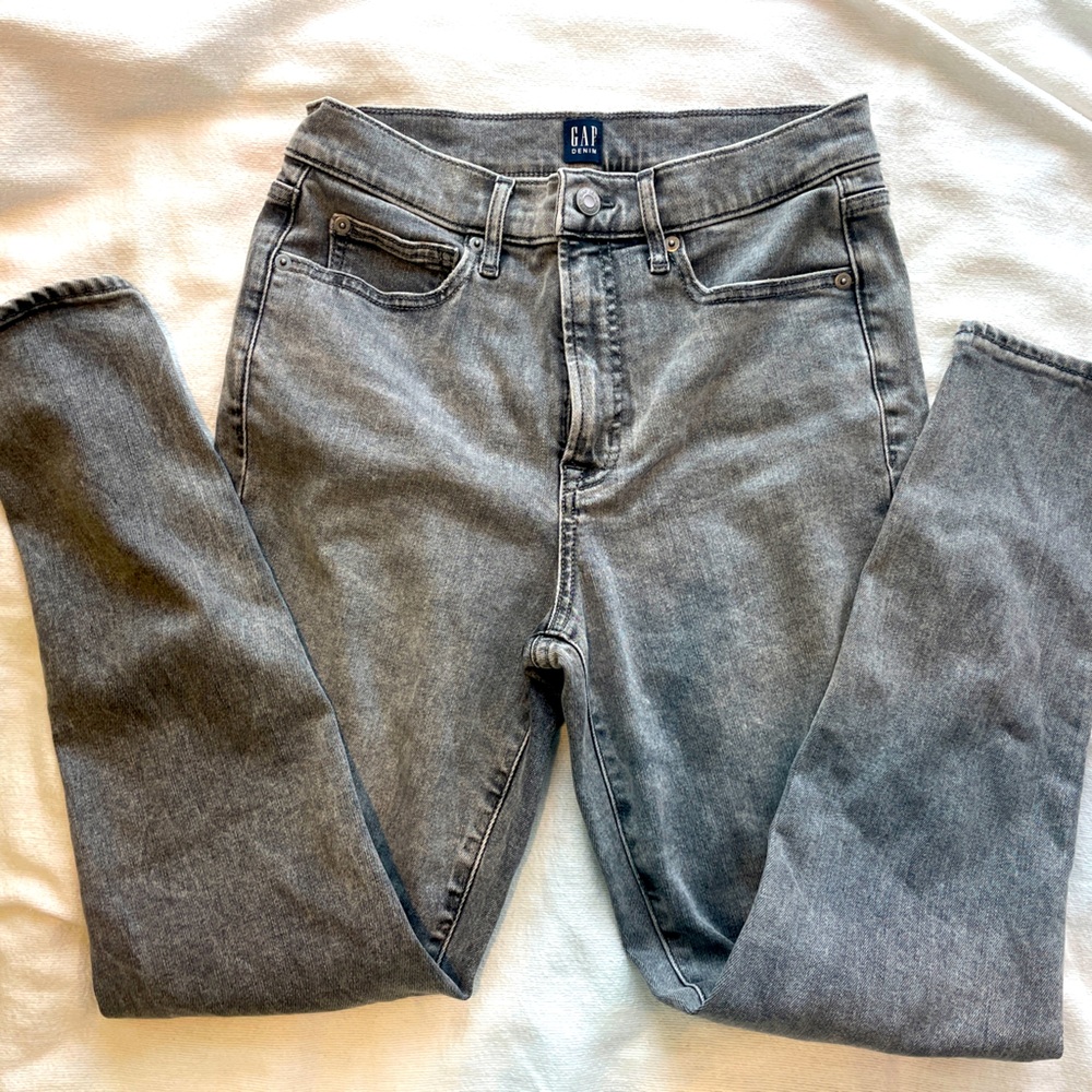 The Gap grey wash skinny jeans size 6